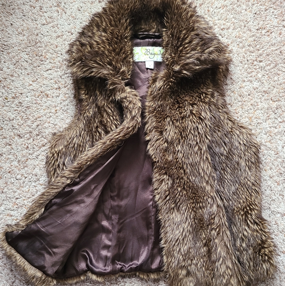 Baguda fur coat
